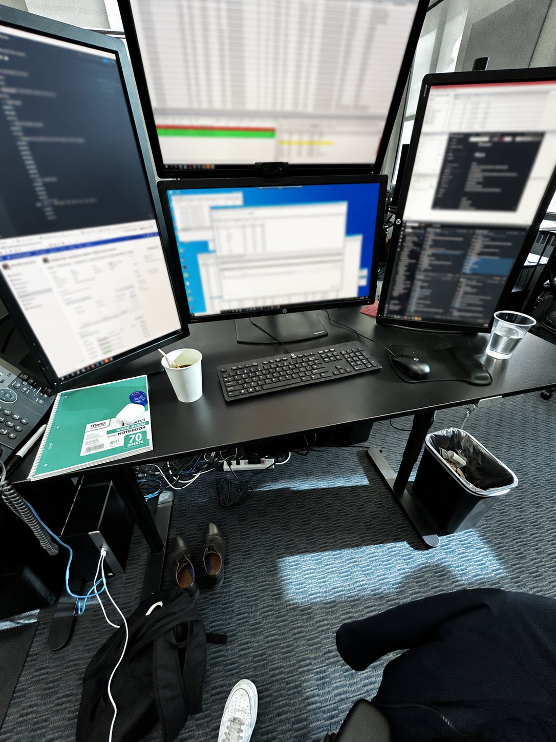 Multi monitor trading desk at the internship